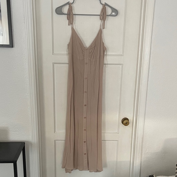 Chic Beige Button-Down Midi Dress - Picture 1 of 2